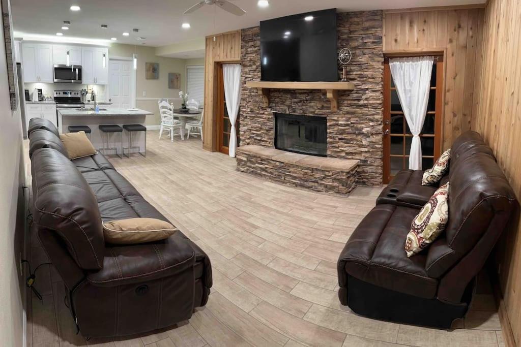Lake Valrico'S Camelot Court With Heated Pool & Access To Private Lake Exterior photo