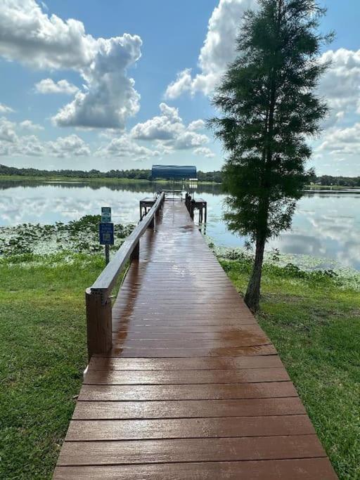 Lake Valrico'S Camelot Court With Heated Pool & Access To Private Lake Exterior photo